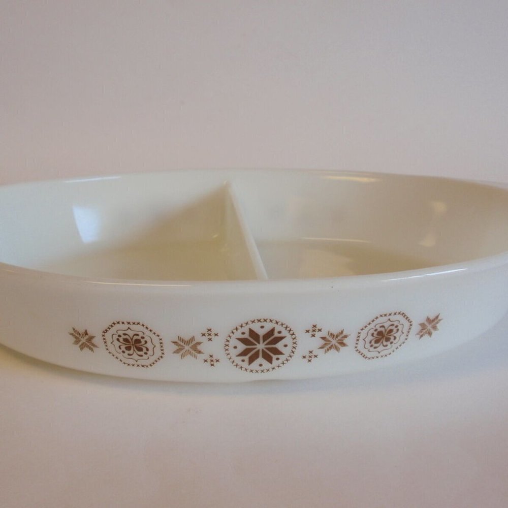 Vintage Pyrex Town and country divided Casserole​​​​​​​​​​​​​ - Picture 2 of 10